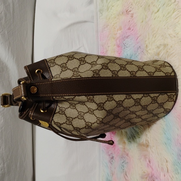 SALE! Authentic Gucci GG Supreme Drawstring Vintage Shoulder Bag - Picture 8 of 16